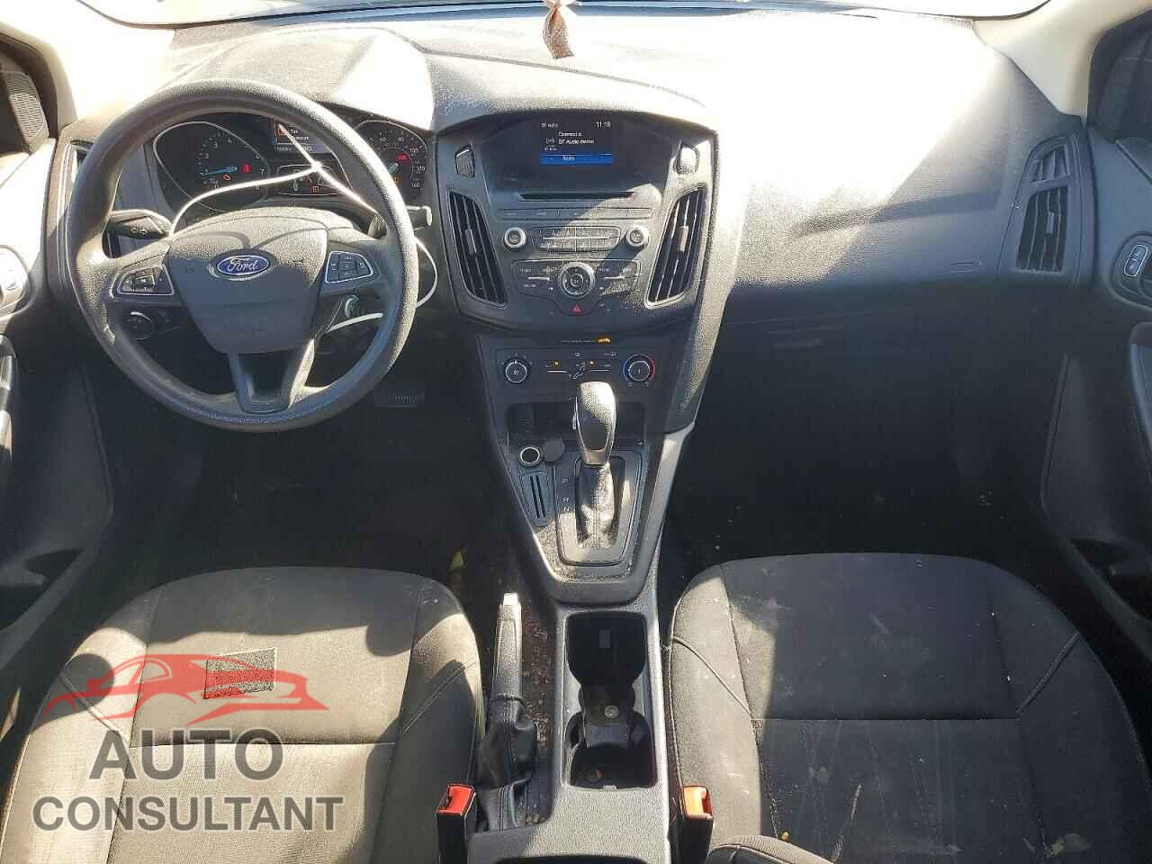 FORD FOCUS 2017 - 1FADP3E26HL271329