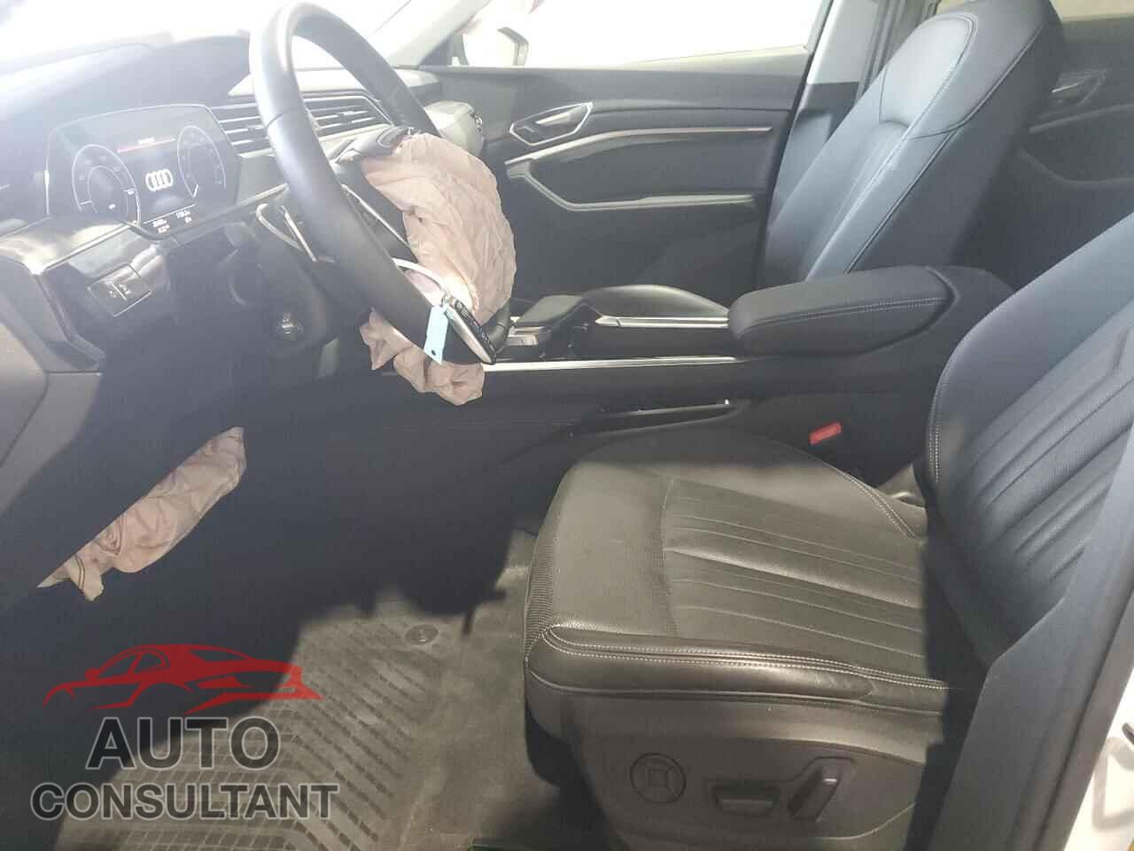 AUDI E-TRON 2022 - WA1LAAGE2NB025151