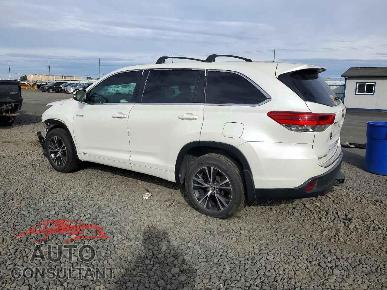 TOYOTA HIGHLANDER 2018 - 5TDBGRFH9JS037889