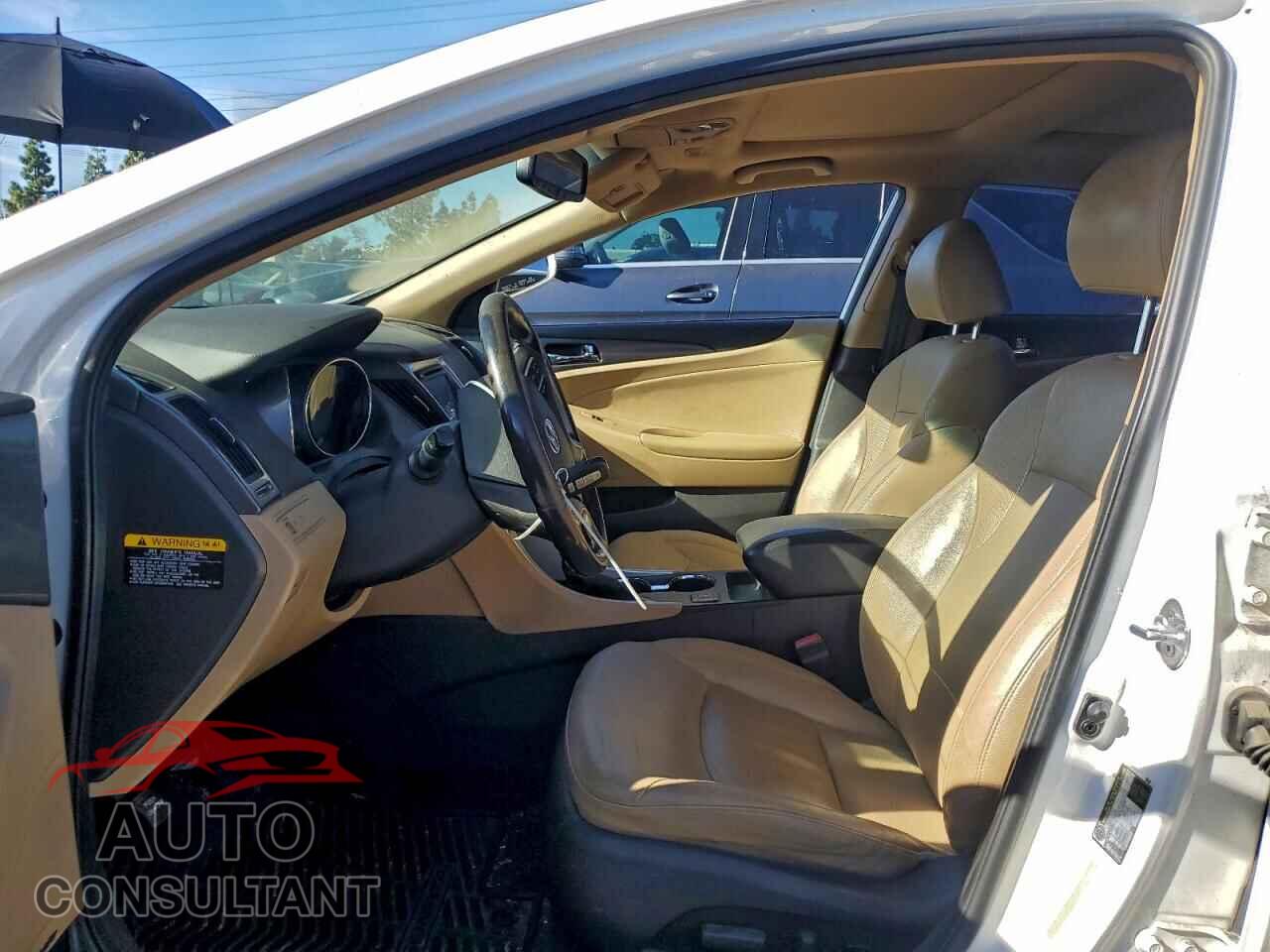 HYUNDAI SONATA 2014 - KMHEC4A48EA107008