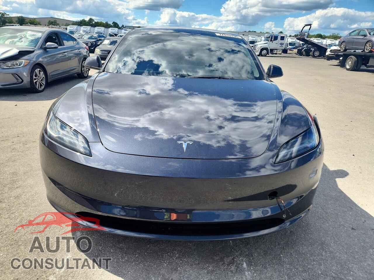 TESLA MODEL 3 2024 - 5YJ3E1EA4RF724147