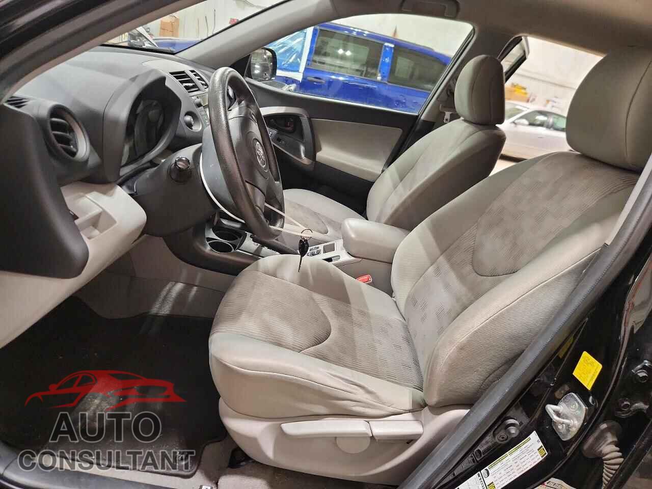 TOYOTA RAV4 2011 - 2T3BF4DV1BW111403