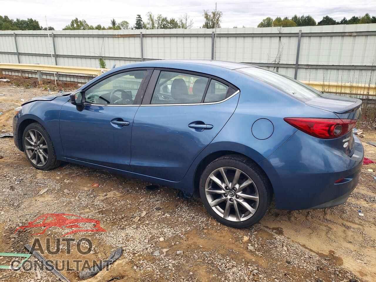 MAZDA 3 2018 - 3MZBN1V30JM193572
