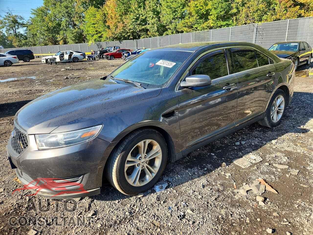 FORD TAURUS 2015 - 1FAHP2E83FG141238