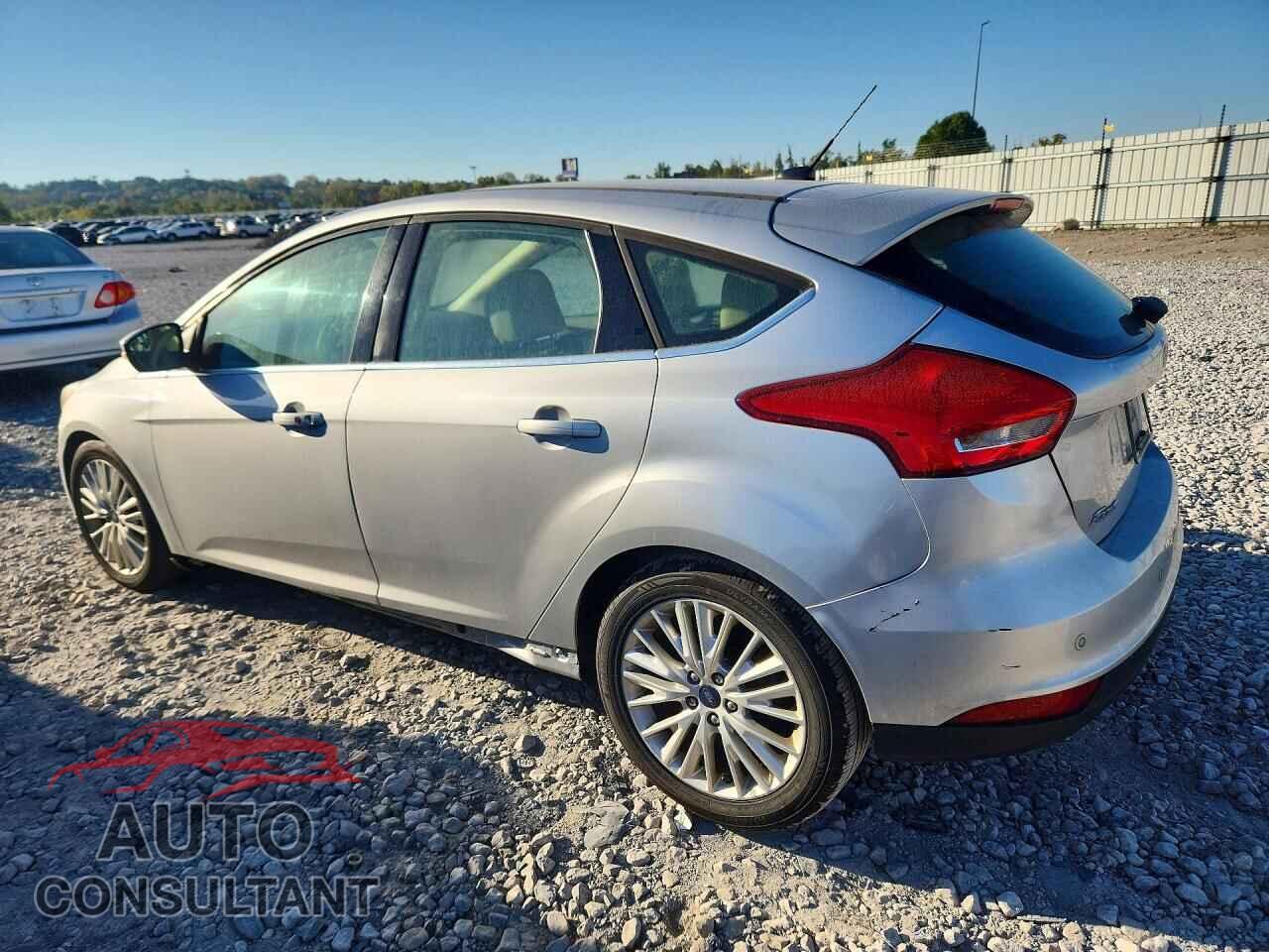 FORD FOCUS 2017 - 1FADP3N28HL287595