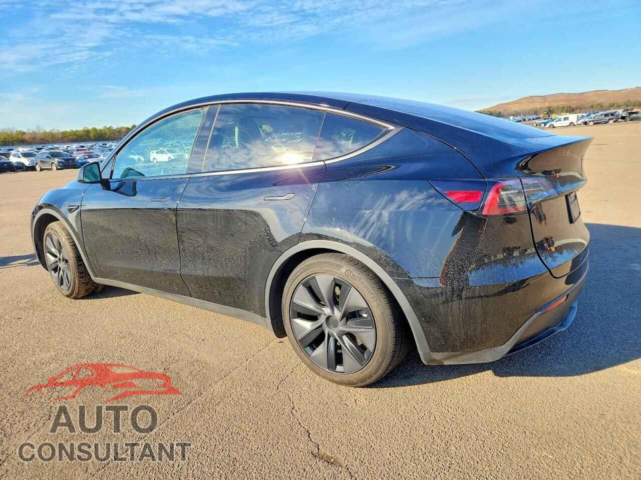 TESLA MODEL Y 2025 - 7SAYGDEE5SF297199