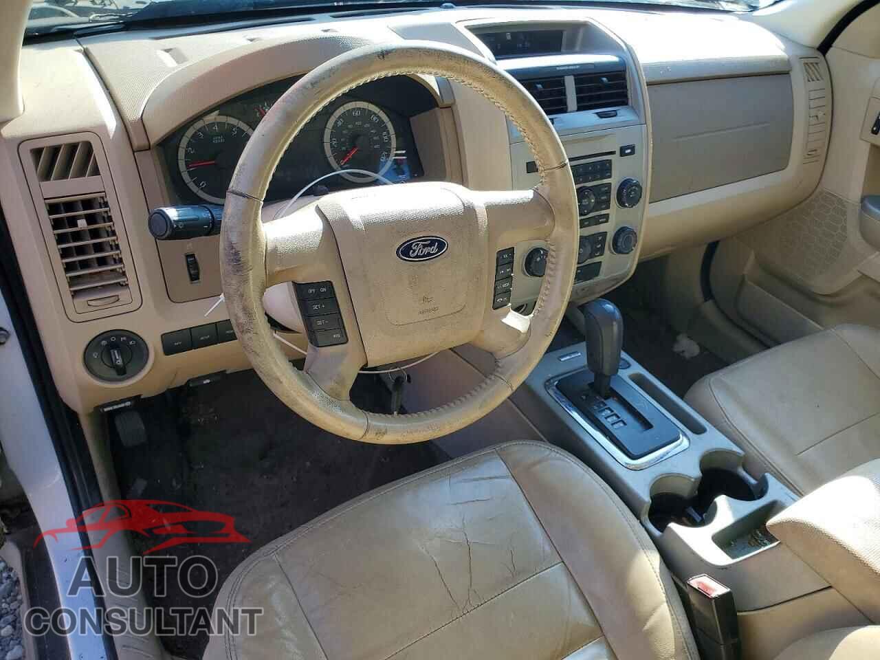 FORD ESCAPE 2010 - 1FMCU9DG2AKC84410