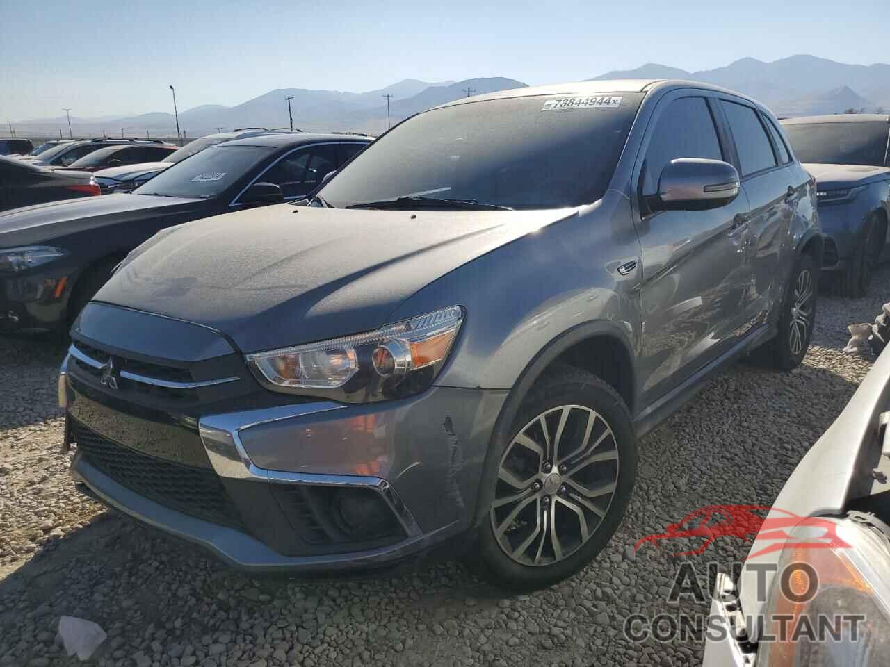 MITSUBISHI OUTLANDER 2018 - JA4AR3AU8JZ035759