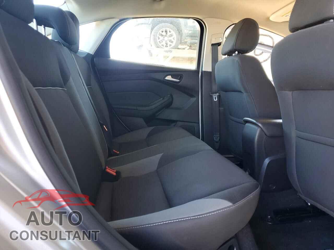 FORD FOCUS 2014 - 1FADP3F20EL374563