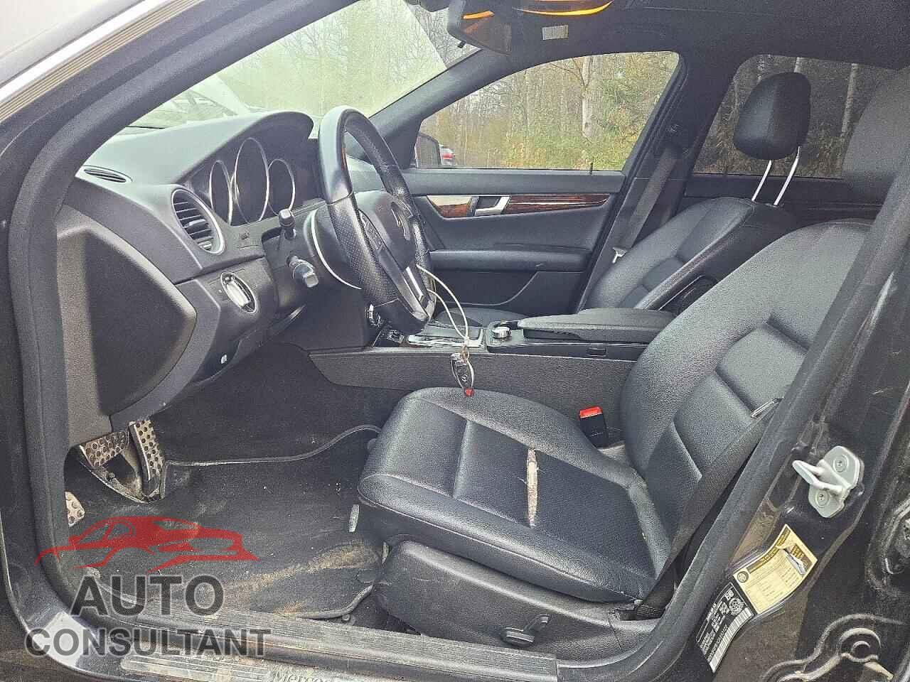 MERCEDES-BENZ C-CLASS 2012 - WDDGF8FB1CA693122