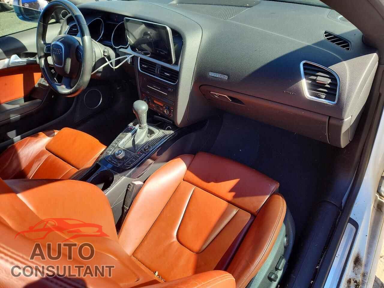 AUDI S5/RS5 2010 - WAUCVAFR6AA035807