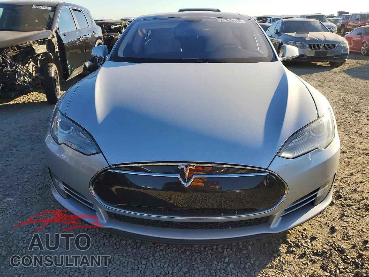 TESLA MODEL S 2013 - 5YJSA1DN9DFP16579