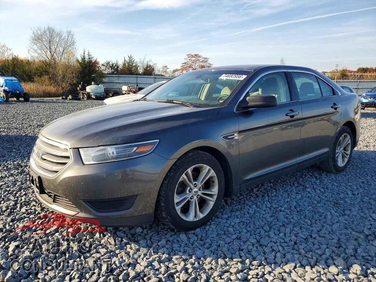 FORD TAURUS 2018 - 1FAHP2D85JG119560
