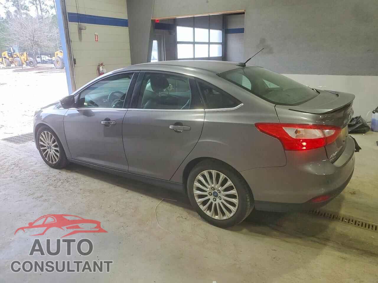 FORD FOCUS 2012 - 1FAHP3J27CL205145