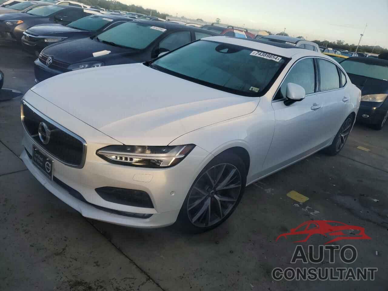 VOLVO S90 2018 - LVY982MK4JP034015