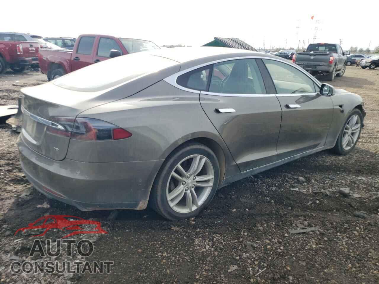 TESLA MODEL S 2015 - 5YJSA1E11FF111535