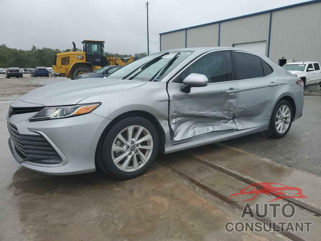 TOYOTA CAMRY 2022 - 4T1C11AK5NU033457
