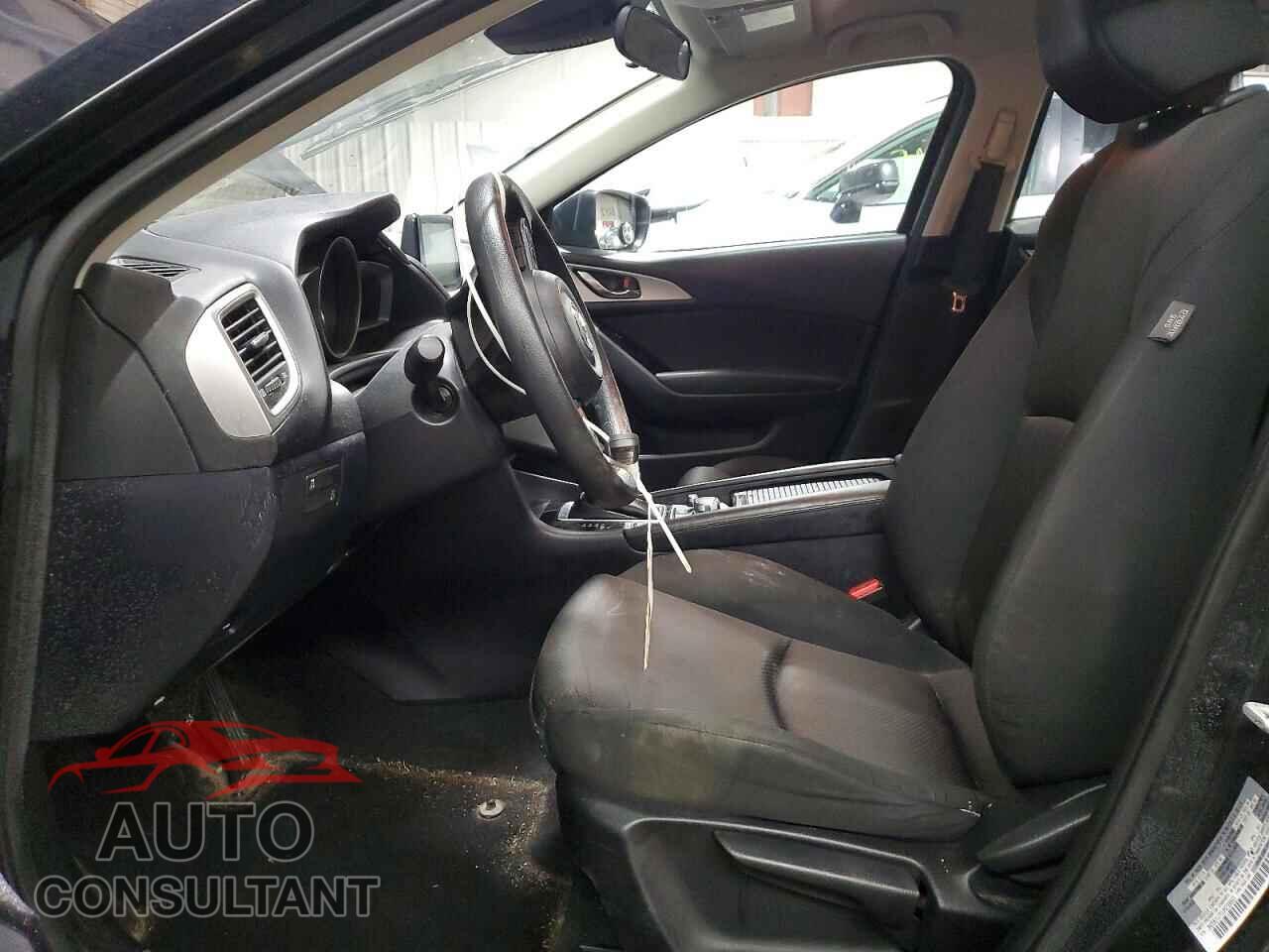 MAZDA 3 2018 - 3MZBN1U70JM238563