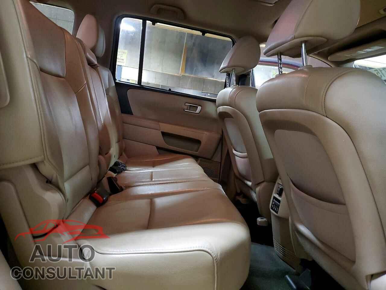 HONDA PILOT 2013 - 5FNYF4H97DB057444
