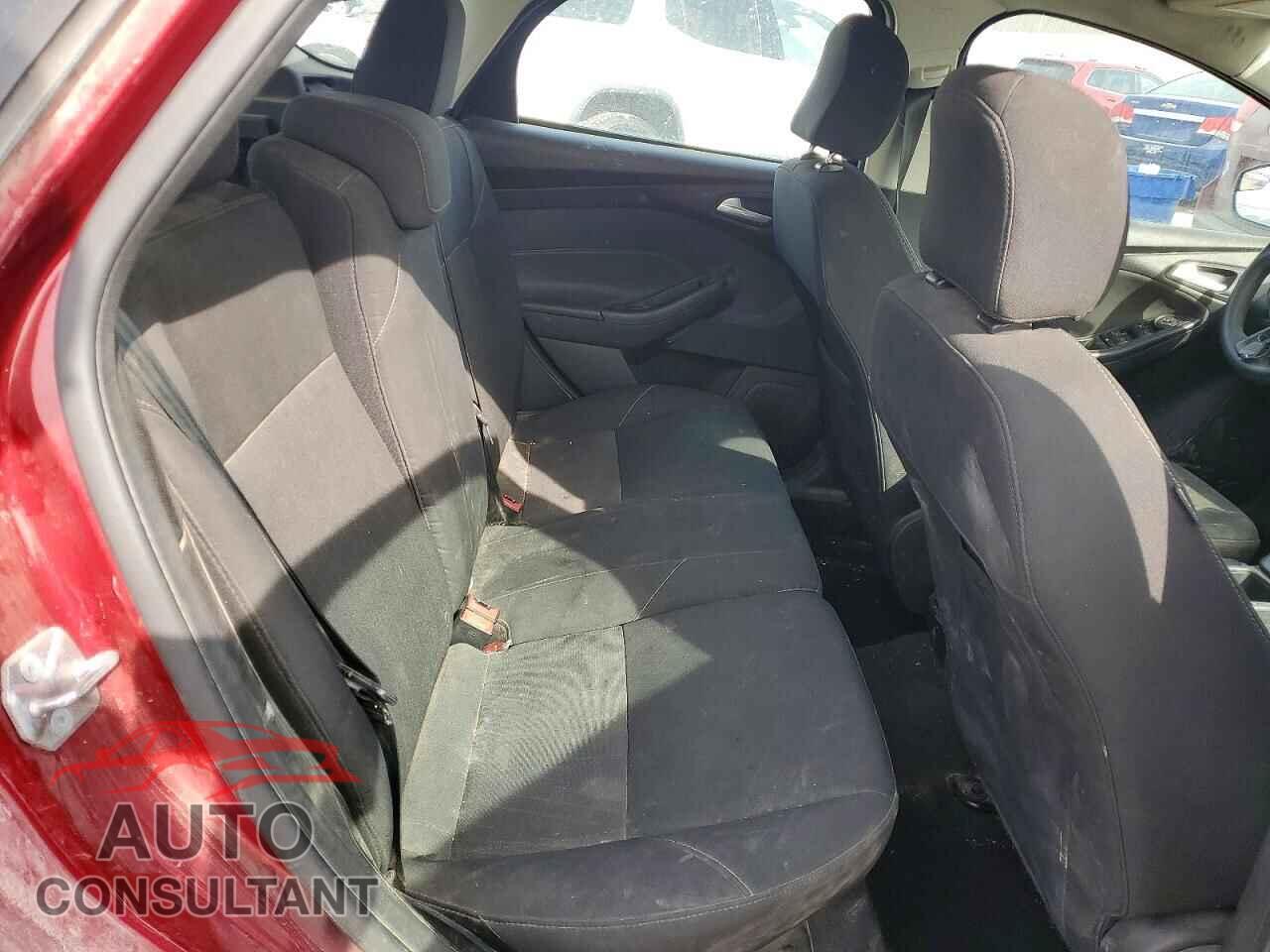 FORD FOCUS 2017 - 1FADP3K29HL205300