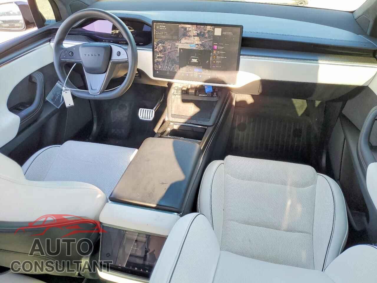 TESLA MODEL X 2024 - 7SAXCBE66RF440725