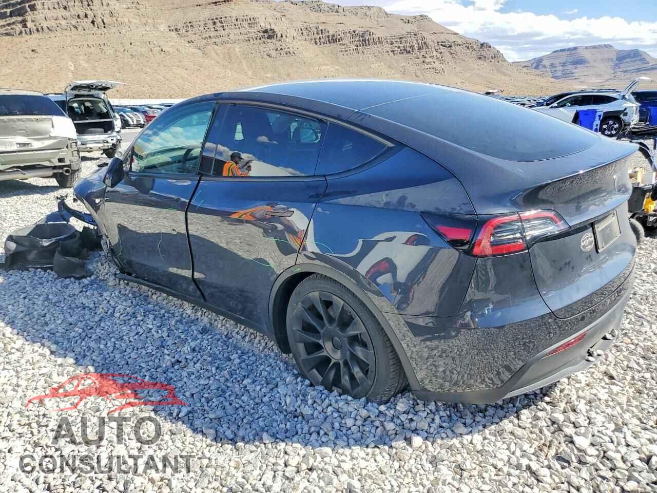 TESLA MODEL Y 2024 - 7SAYGDED0RF083822