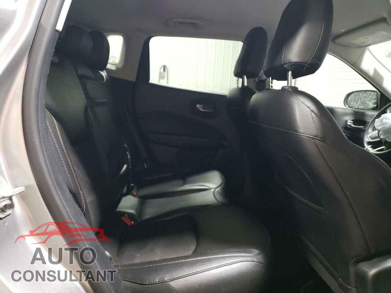JEEP COMPASS 2019 - 3C4NJDBB8KT641508