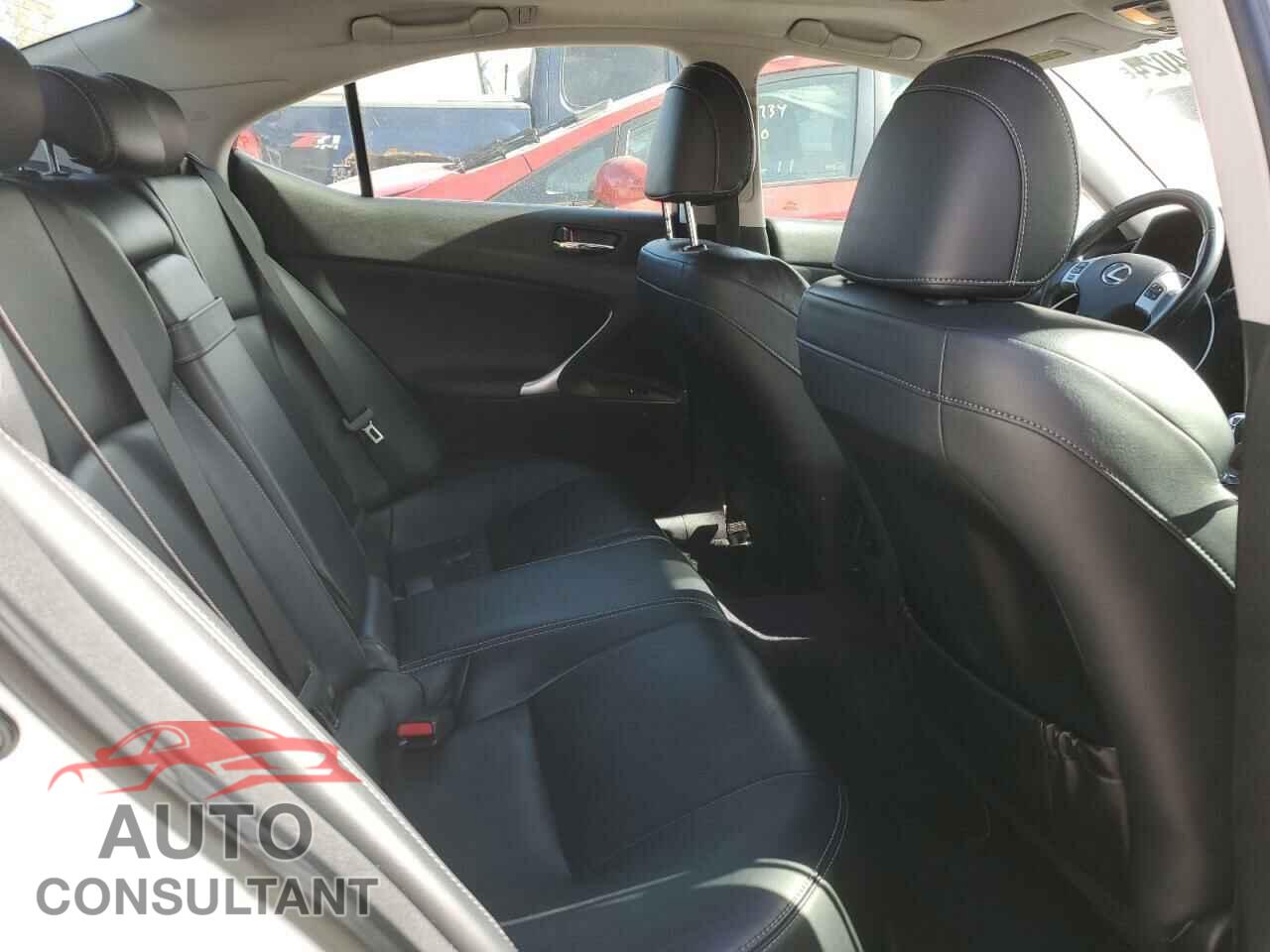 LEXUS IS 2011 - JTHCF5C21B5050626
