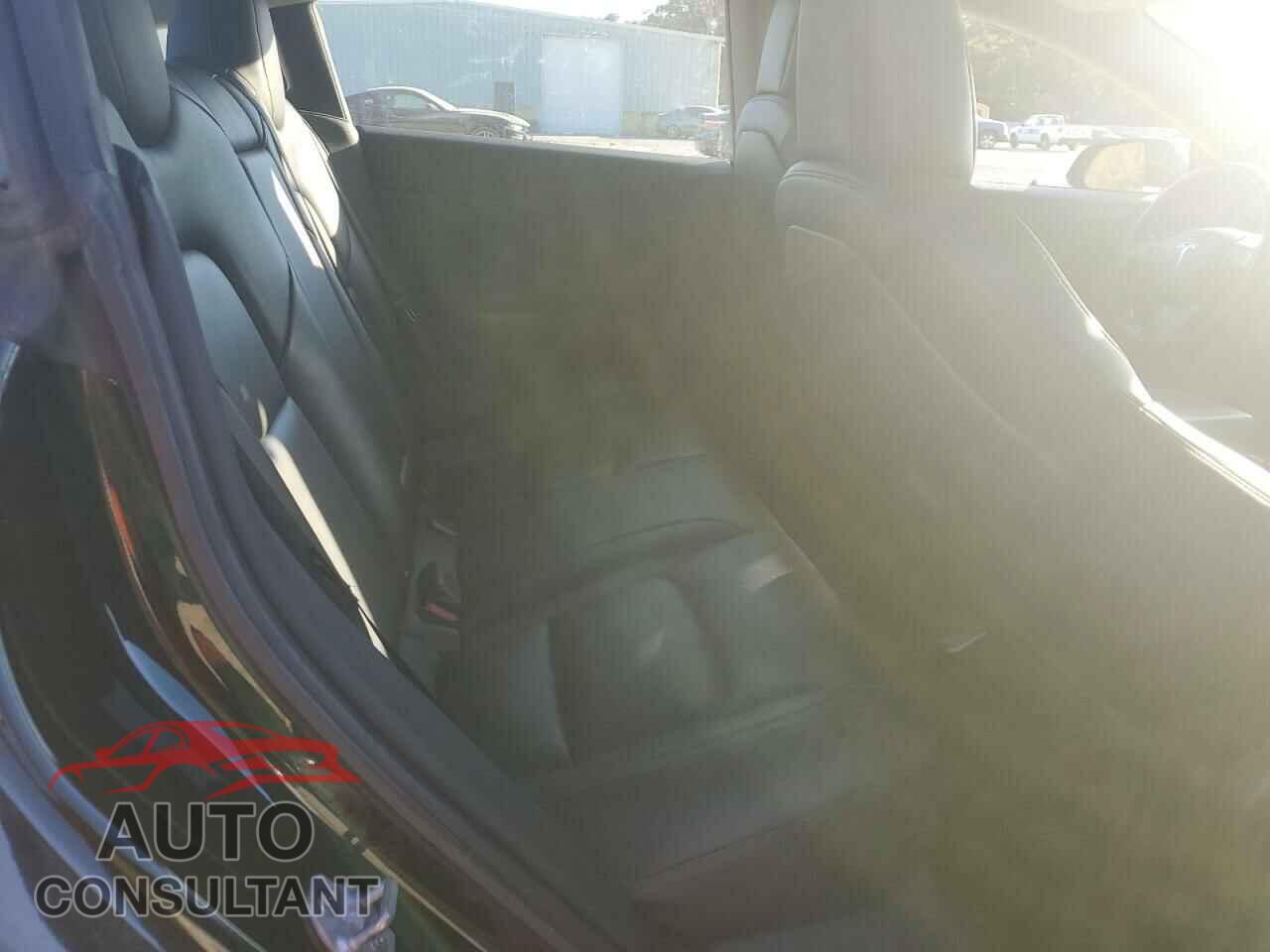 TESLA MODEL 3 2018 - 5YJ3E1EA8JF152763