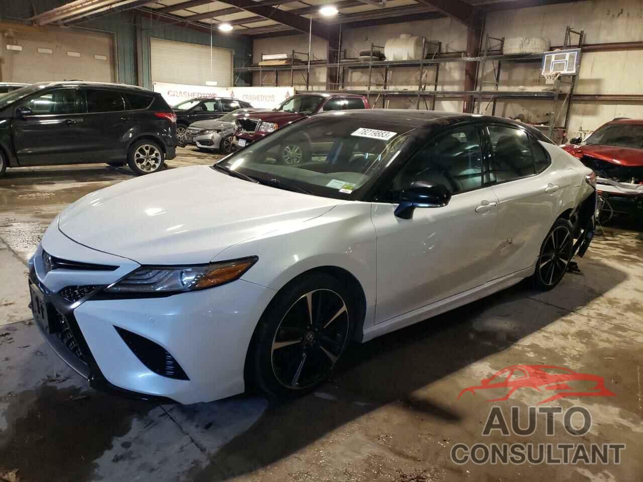 TOYOTA CAMRY 2018 - 4T1B61HK1JU093099