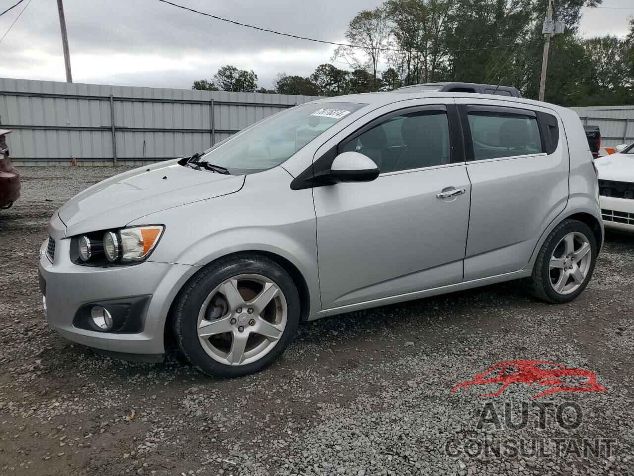 CHEVROLET SONIC 2015 - 1G1JE6SB4F4107036