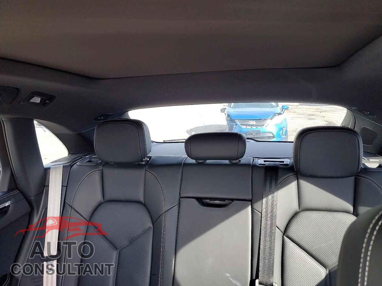 PORSCHE MACAN 2024 - WP1AA2A58RLB21540