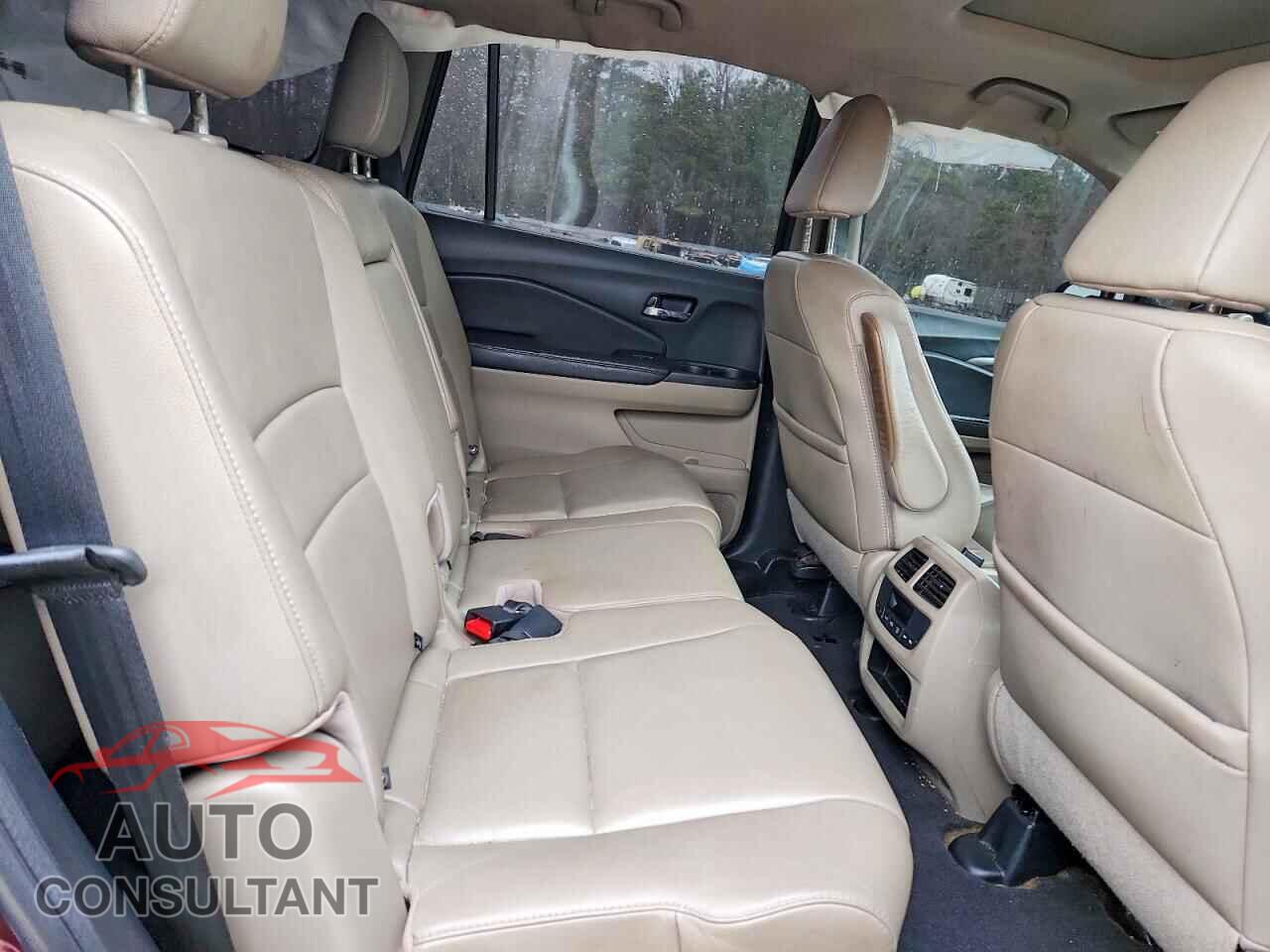 HONDA PILOT 2017 - 5FNYF6H5XHB082174