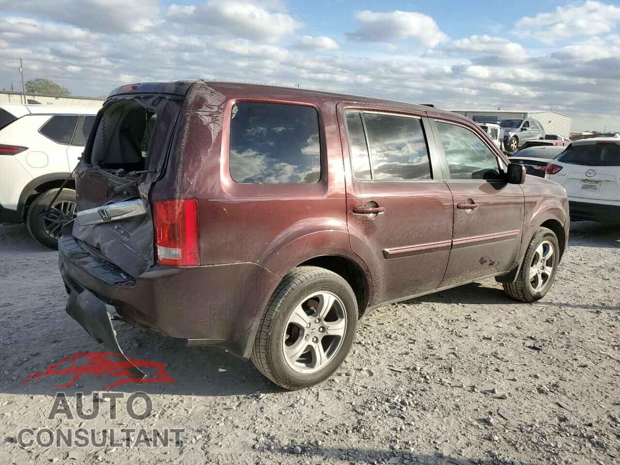 HONDA PILOT 2015 - 5FNYF3H52FB033448