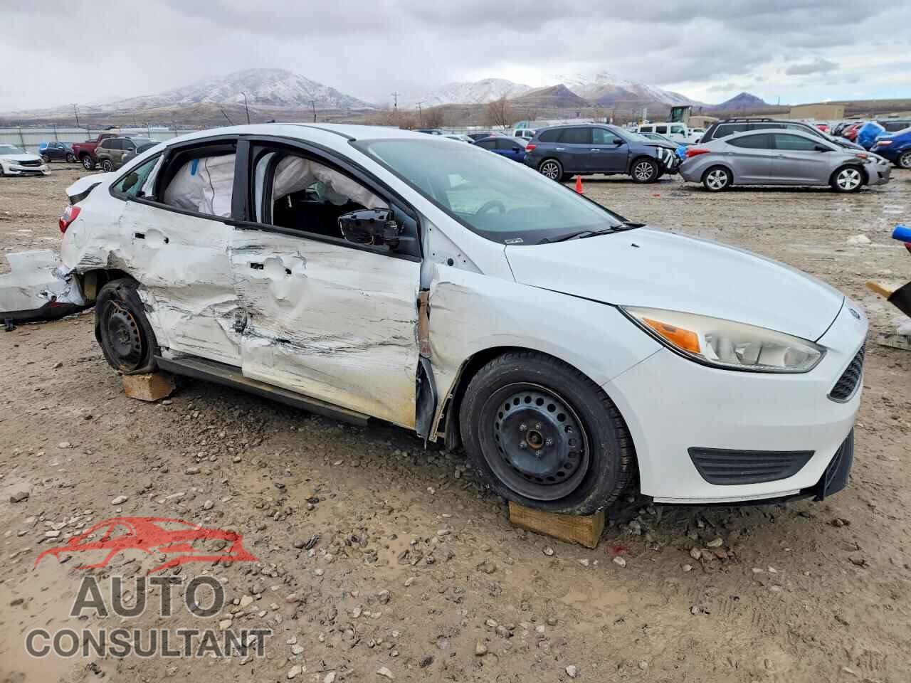 FORD FOCUS 2016 - 1FADP3E23GL320727