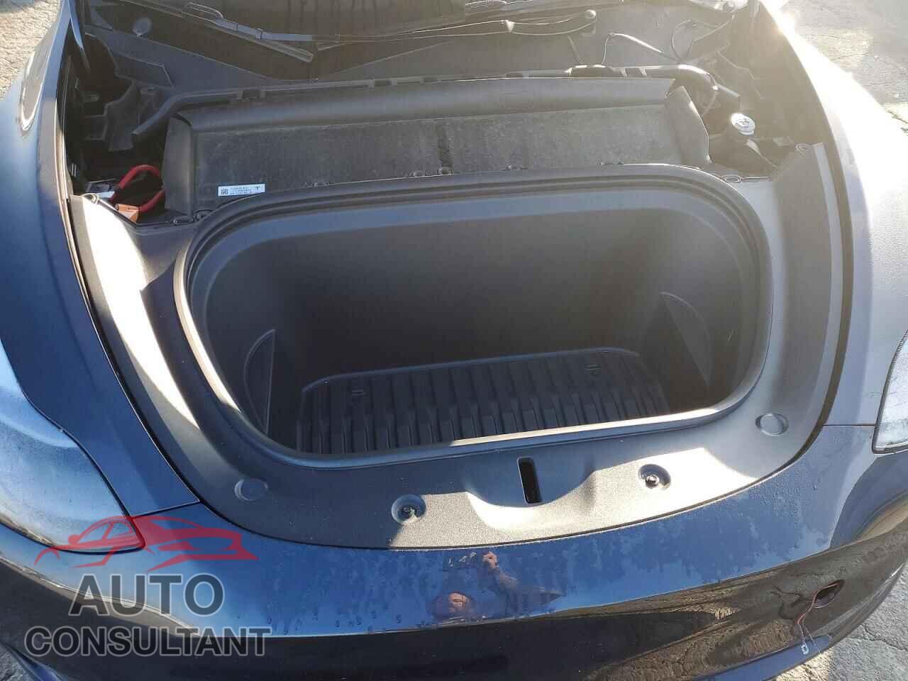 TESLA MODEL Y 2024 - 7SAYGDED6RF042997
