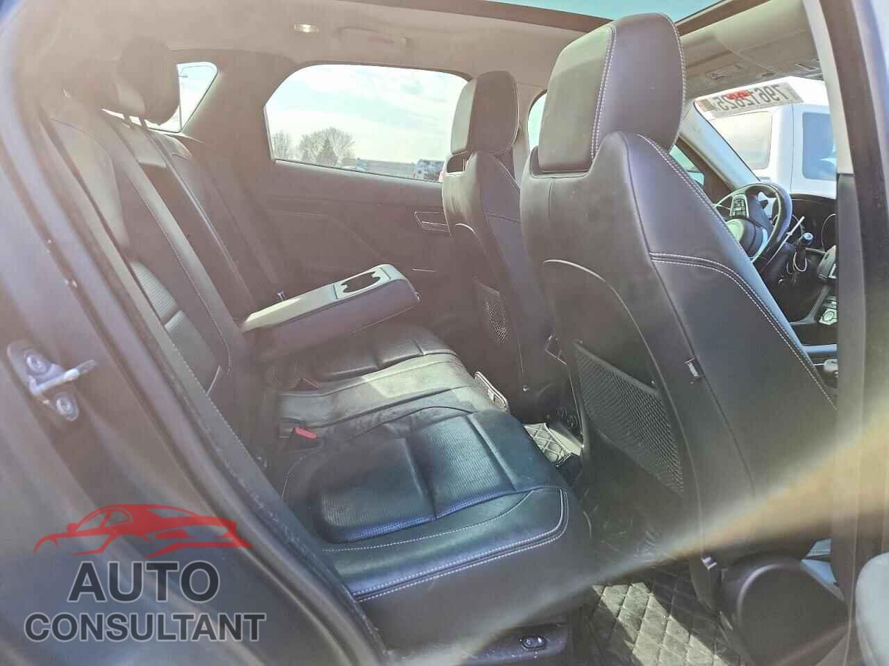 JAGUAR F-PACE 2017 - SADCL2BV3HA495409