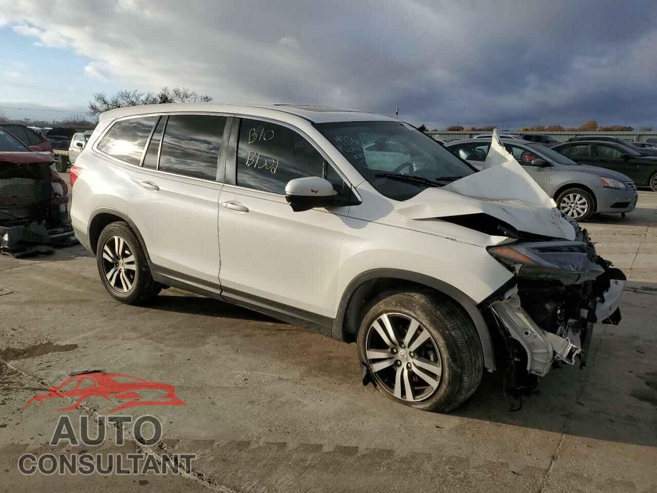 HONDA PILOT 2018 - 5FNYF5H51JB009484