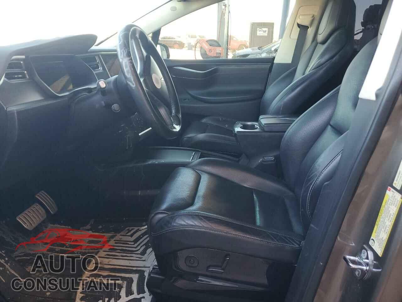 TESLA MODEL X 2016 - 5YJXCBE41GF000808