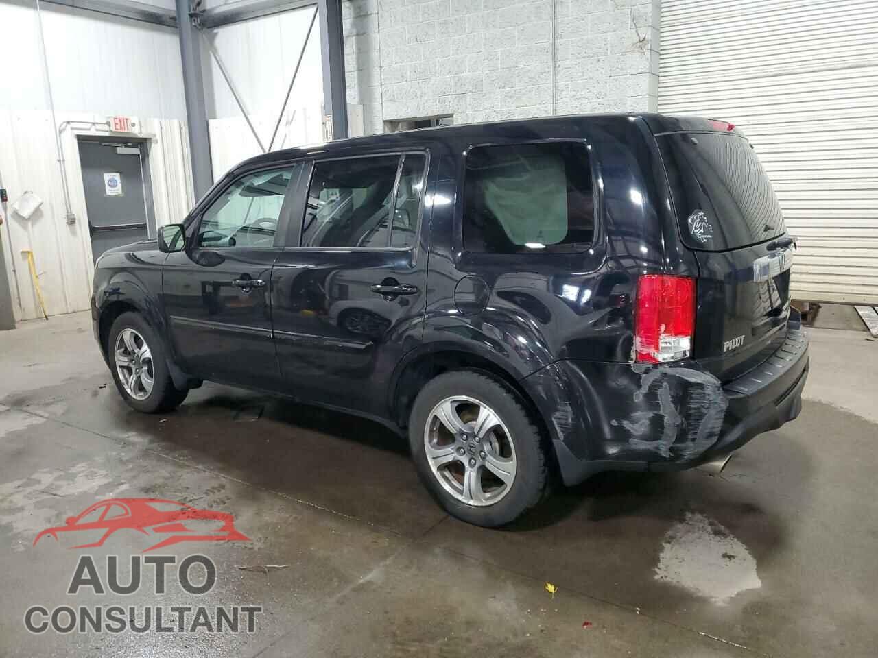 HONDA PILOT 2015 - 5FNYF4H3XFB054357