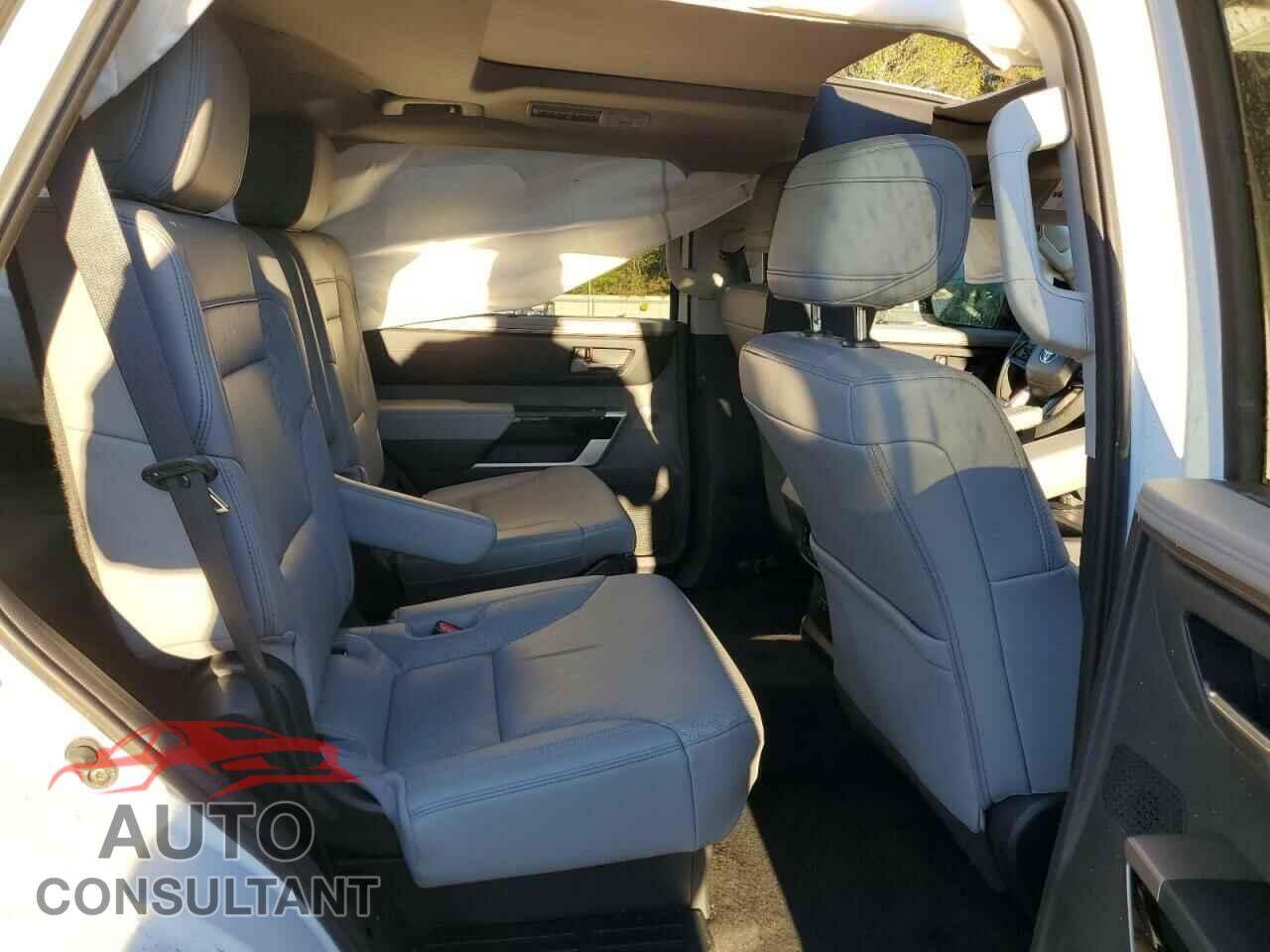 TOYOTA SEQUOIA 2024 - 7SVAAAAA5RX003159