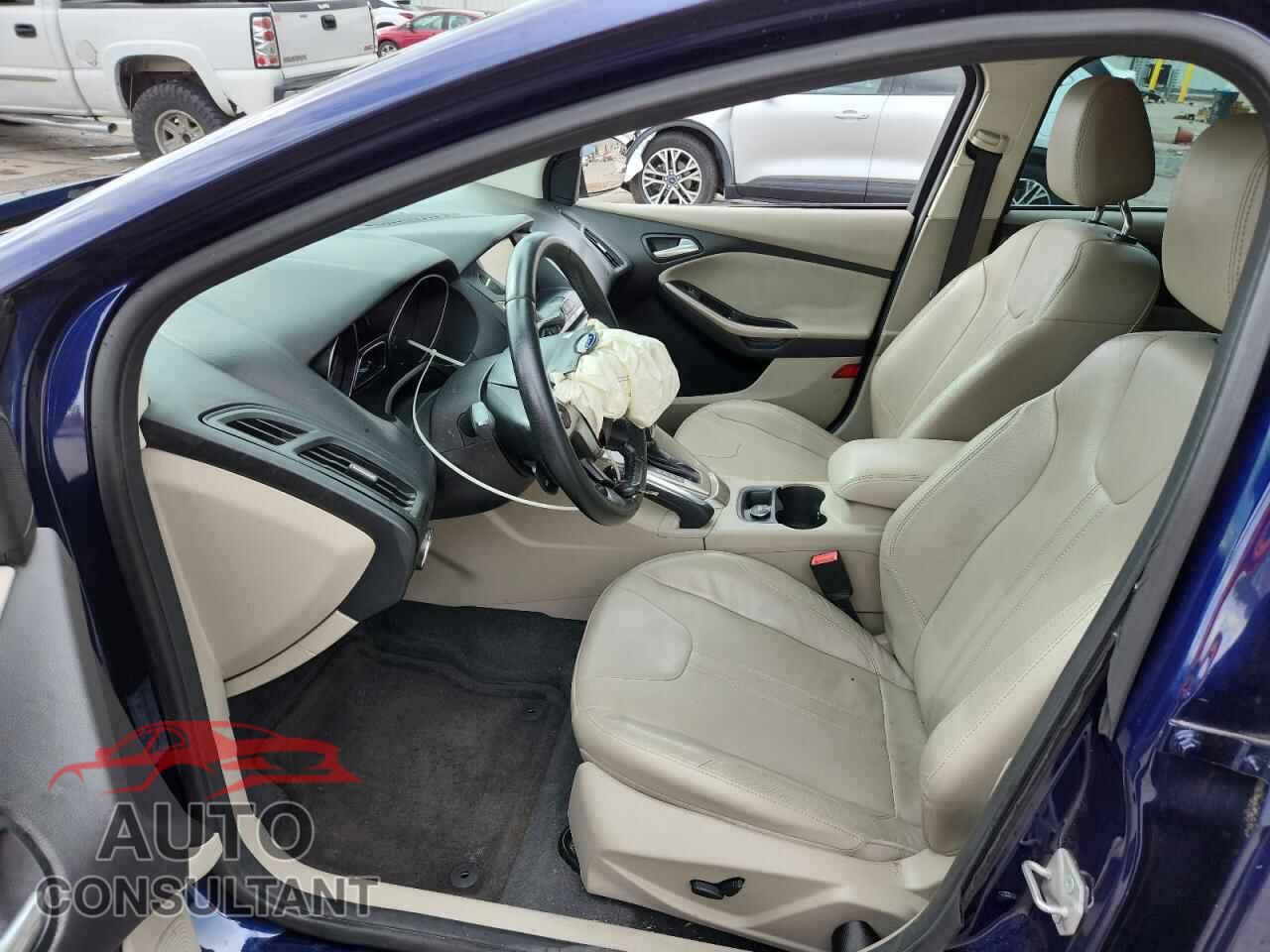 FORD FOCUS 2012 - 1FAHP3M22CL153757