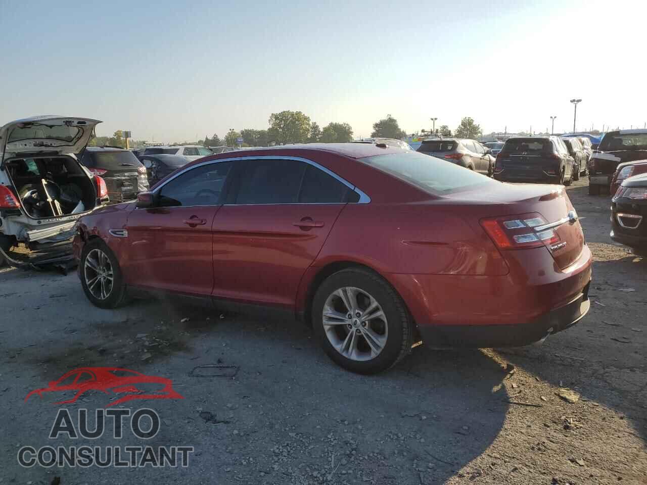 FORD TAURUS 2018 - 1FAHP2E84JG111500