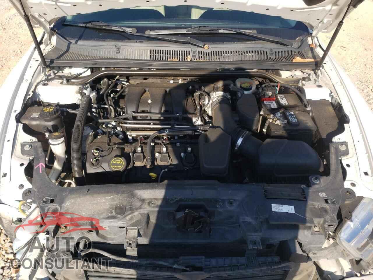 FORD TAURUS 2017 - 1FAHP2E81HG137482