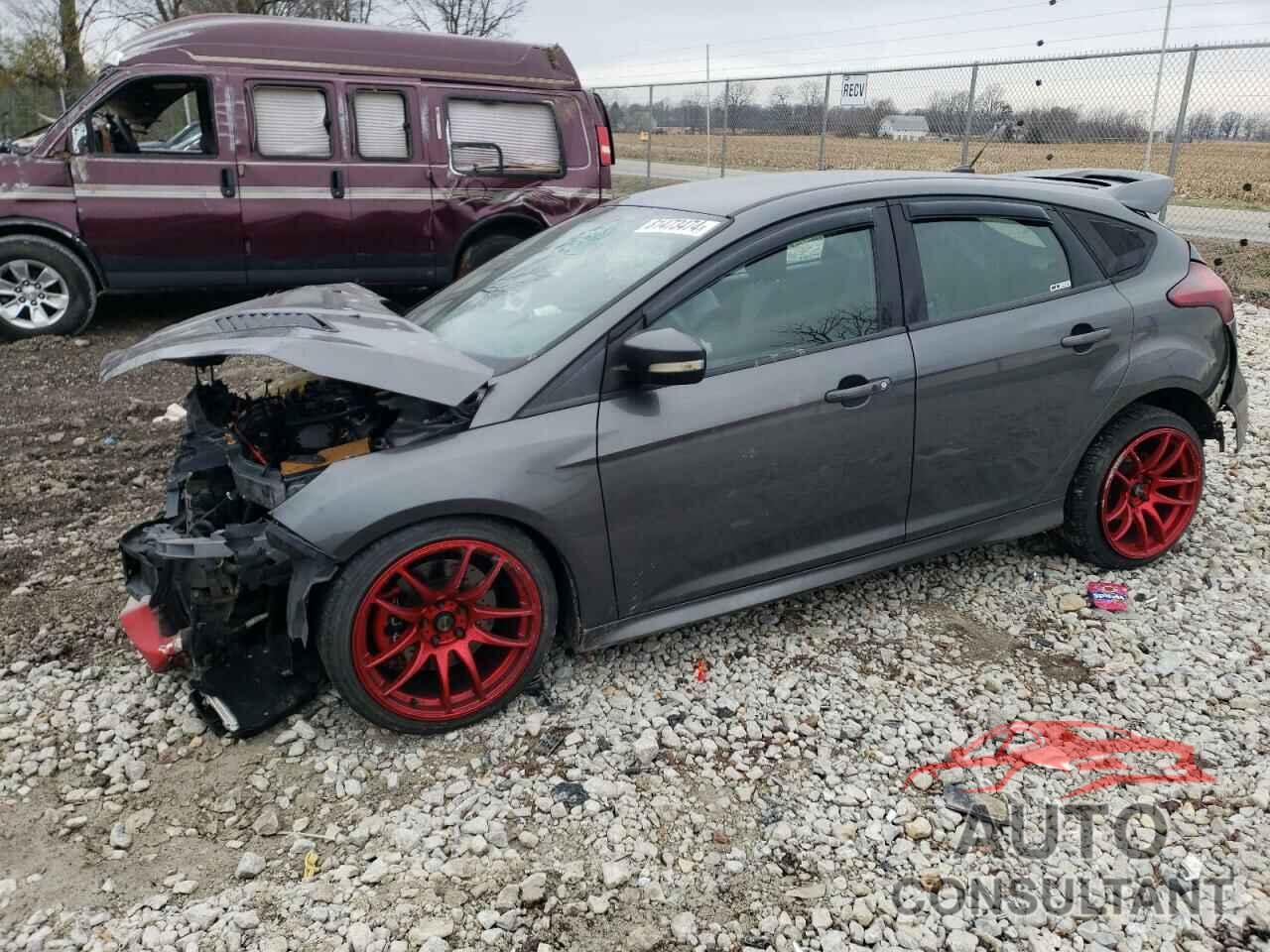 FORD FOCUS 2018 - 1FADP3L90JL215926