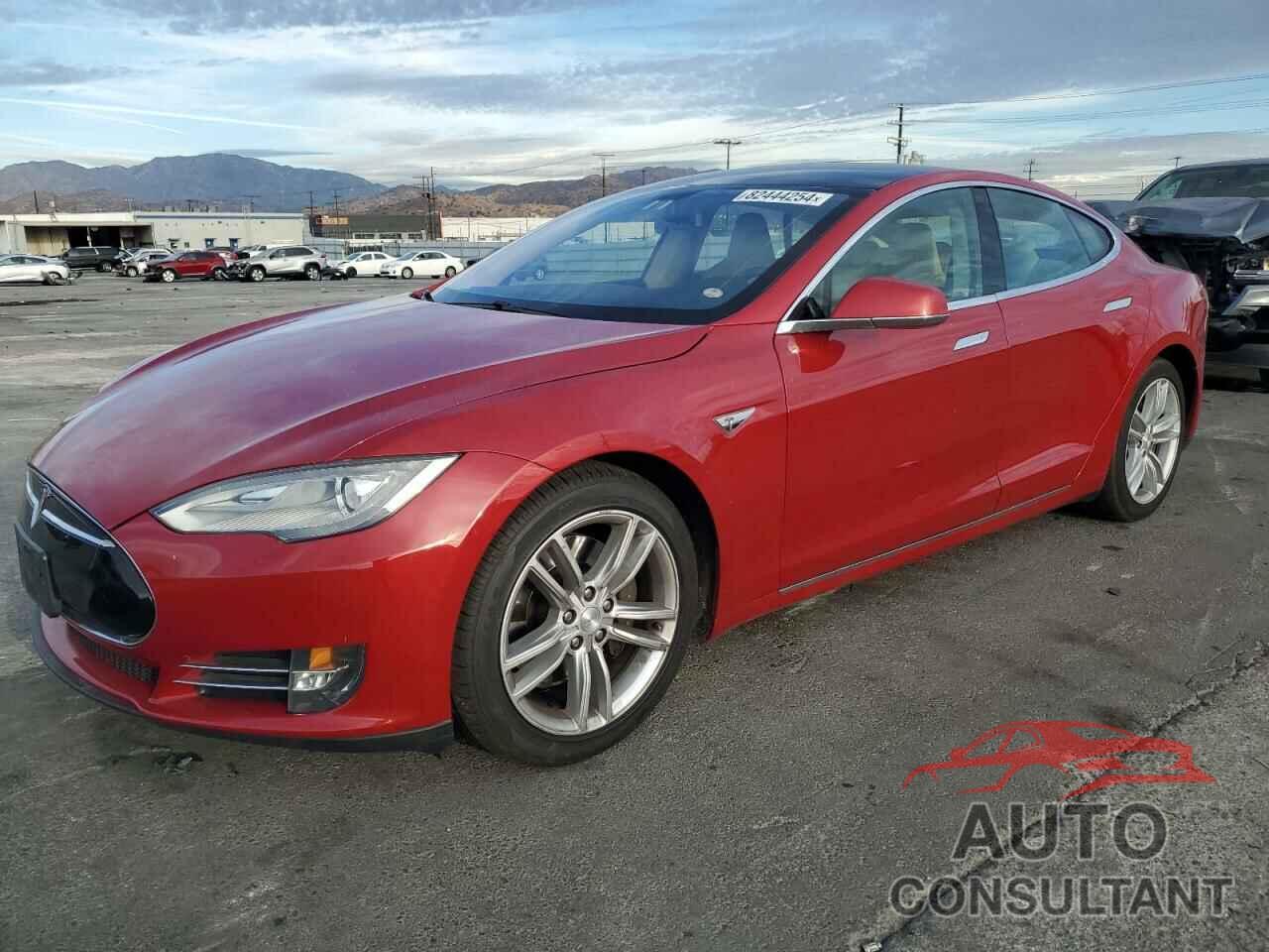 TESLA MODEL S 2013 - 5YJSA1AG6DFP08252