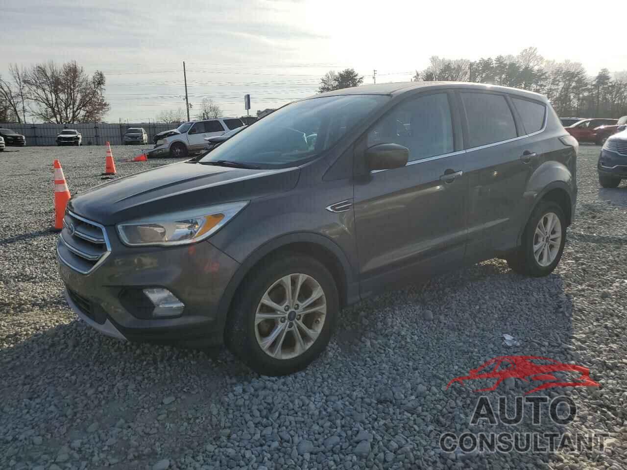 FORD ESCAPE 2017 - 1FMCU0GD4HUA52919