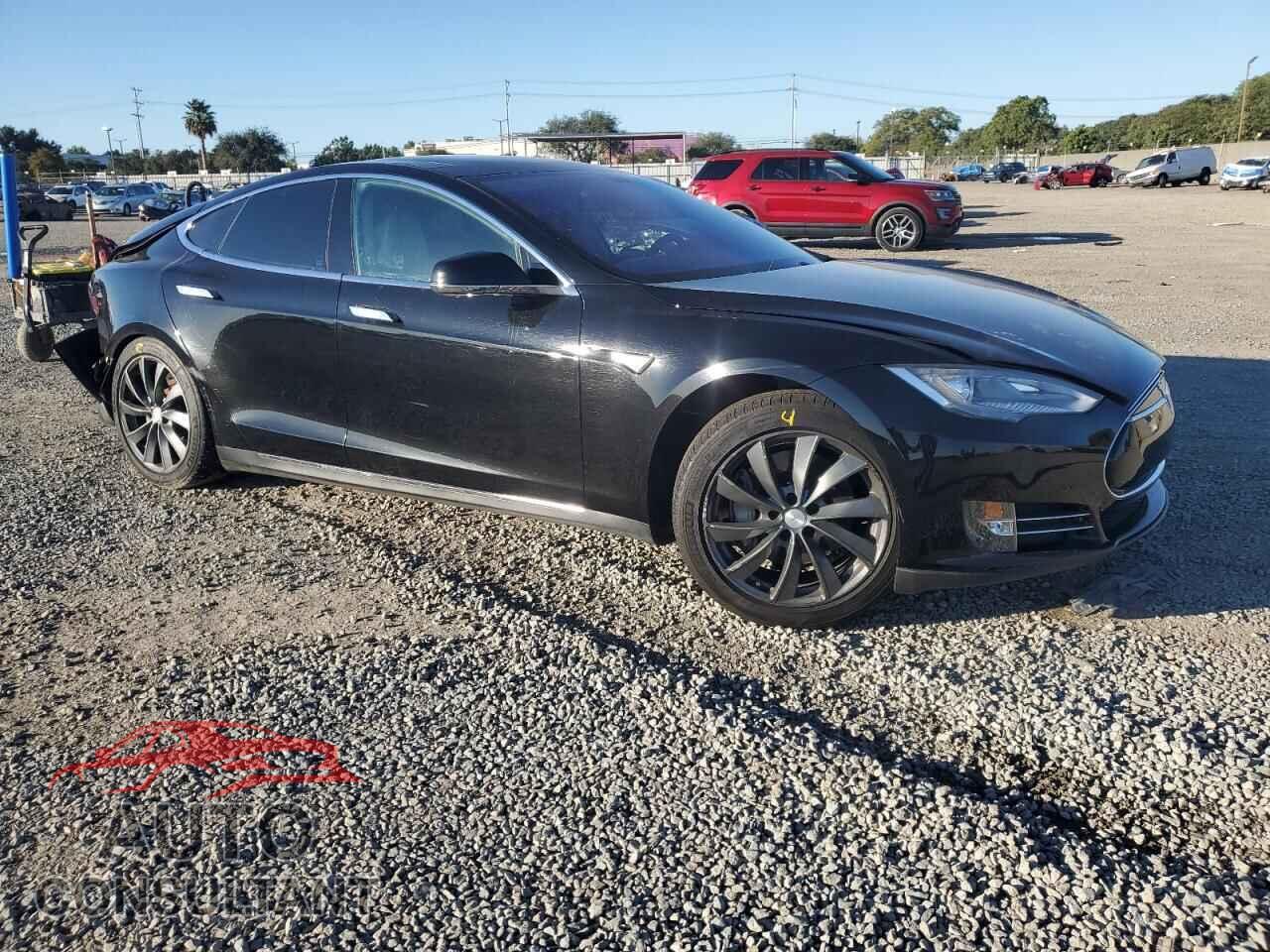 TESLA MODEL S 2013 - 5YJSA1DP9DFP17605