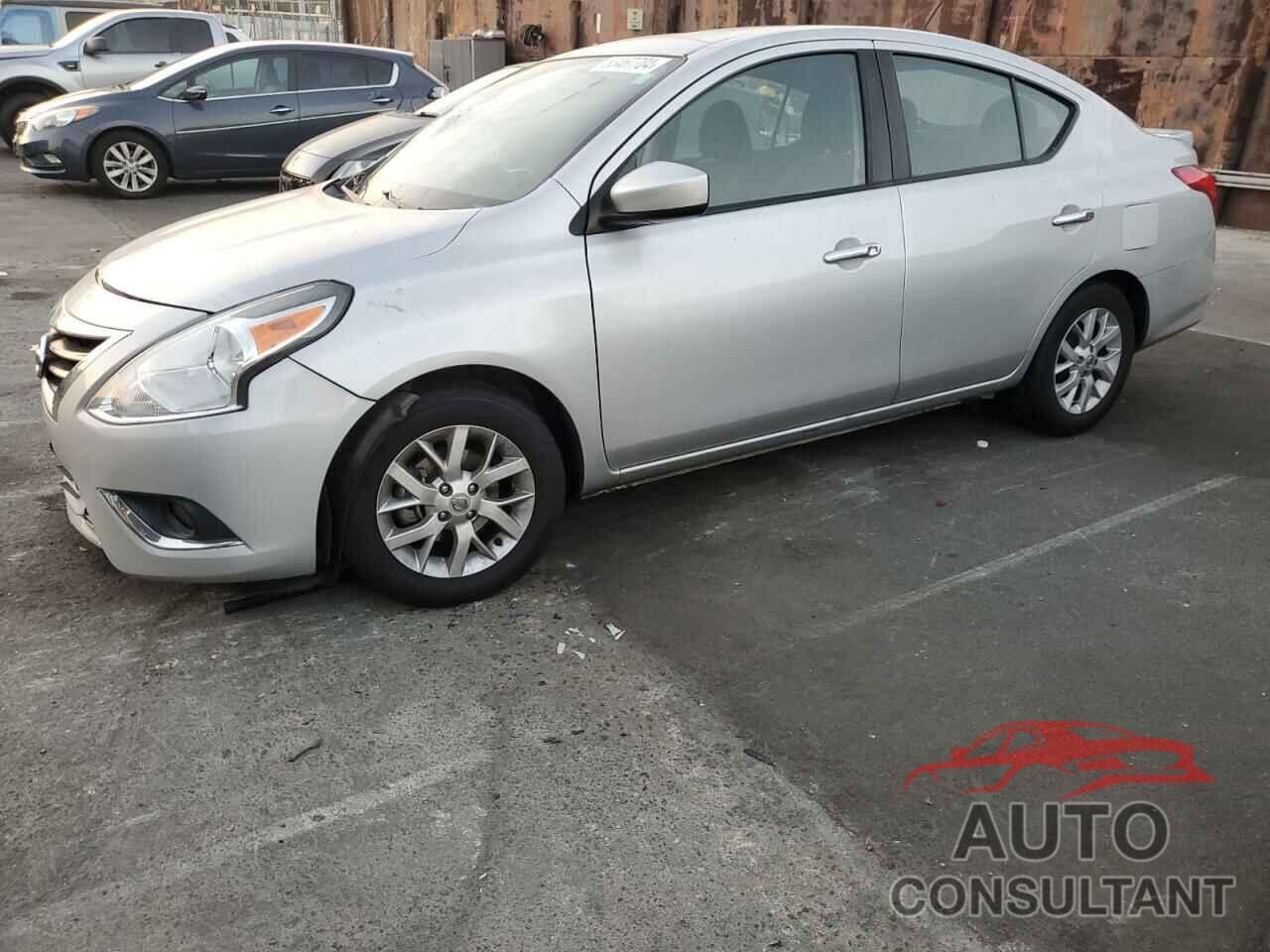 NISSAN VERSA 2018 - 3N1CN7AP6JL829665