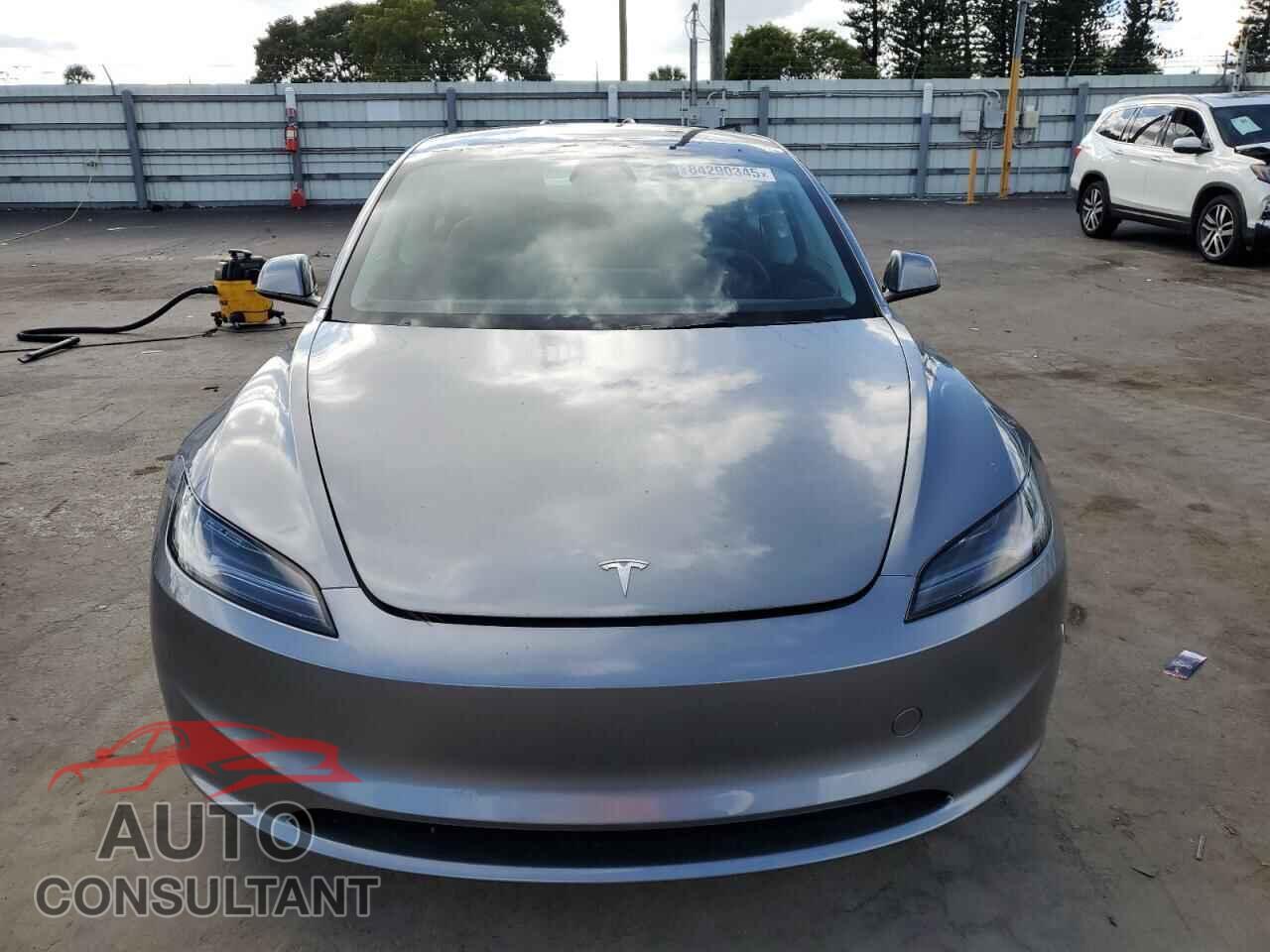 TESLA MODEL 3 2024 - 5YJ3E1EA0RF858041